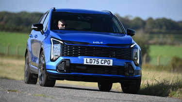 Kia Sportage в повороте